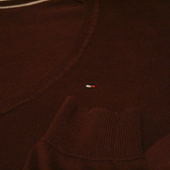 tommy hilfiger sweater - Picture 3 of 3